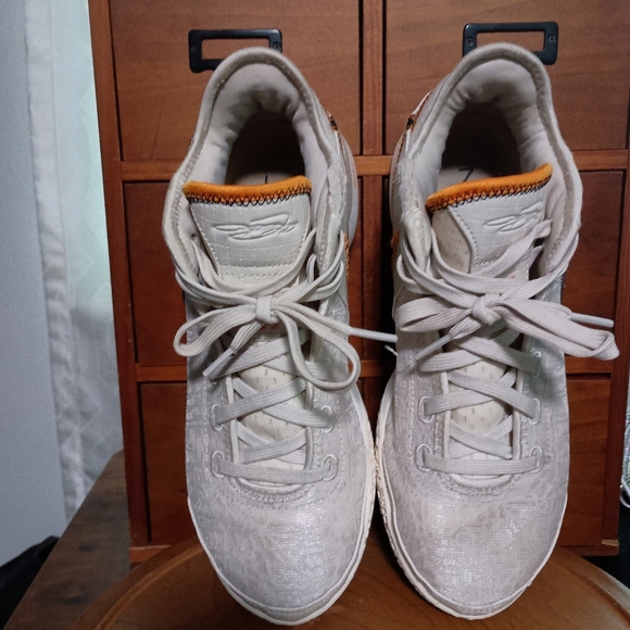 Nike Zoom LeBron James NXXT Sneakers with Pink and Orange Accents_8.5 - Picture 5 of 11